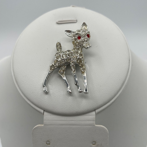 Vintage Christmas Brooches Lot Of 4 Tree Deer Wreath Penguin - Picture 4 of 12